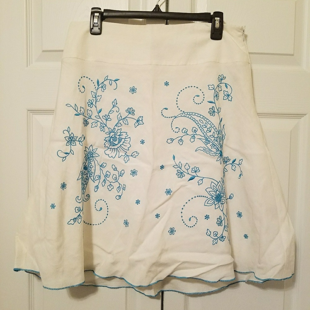 Nine & Company Skirt Vintage White Blue Embroidery Size 12P
